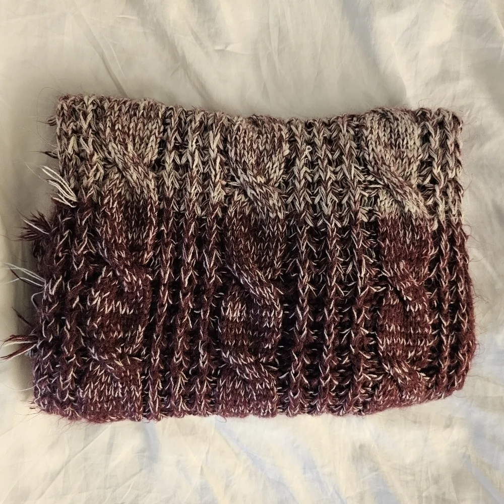 CHARLOTTE RUSSE Women's Knit Scarf - Picture 3 of 4